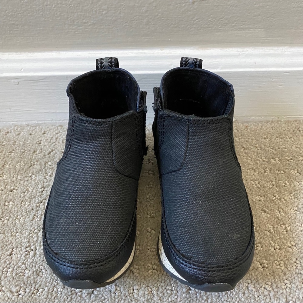 TOMS baby shoe